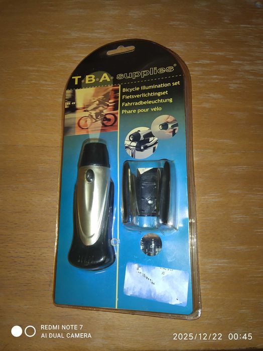 ## TBA supplies Luzes Dianteiras para bicicletas (novo/selado) ##