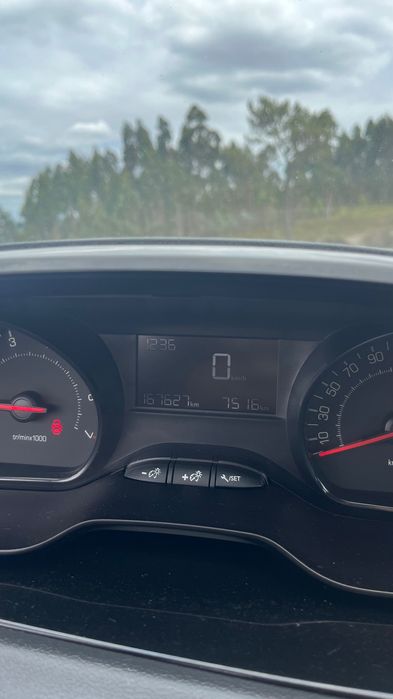 Peugeot 208 1.0 VTi Style 2013 Gasolina