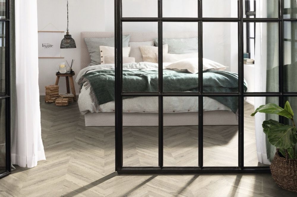 Panele podłogowe laminowane EGGER NatureSense Dąb Rillington jasny AC4 8mm
