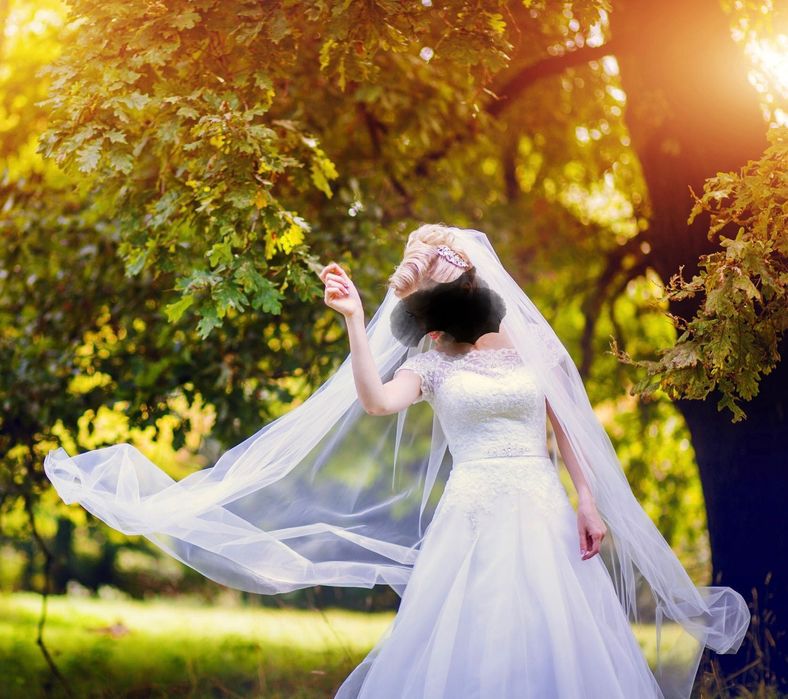 Весільна сукня айворі