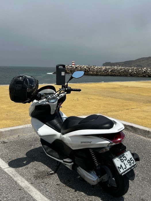 Honda pcx 2011 com 1550kms reais