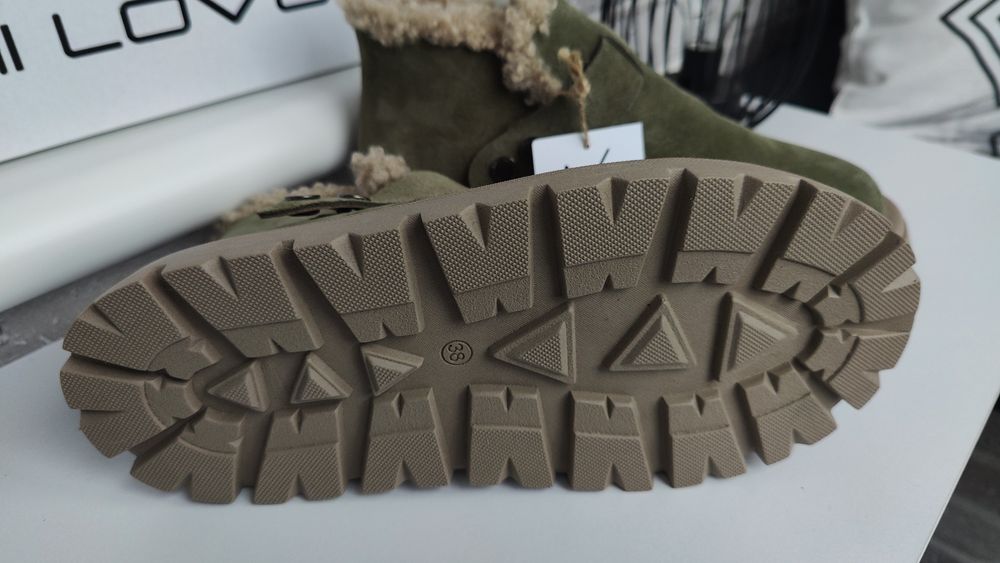 Уггі замшеві 38 розмір