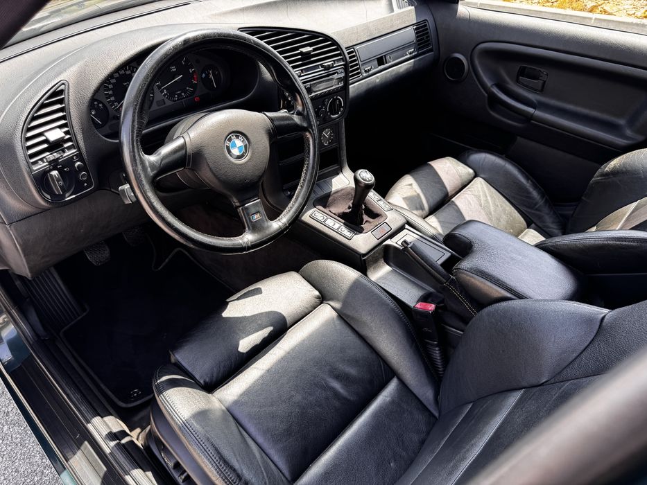 BMW E36 Sedan 30i
