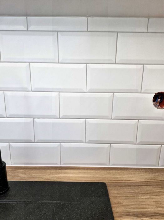 Plytki biale 10cmx20cm Fabresa