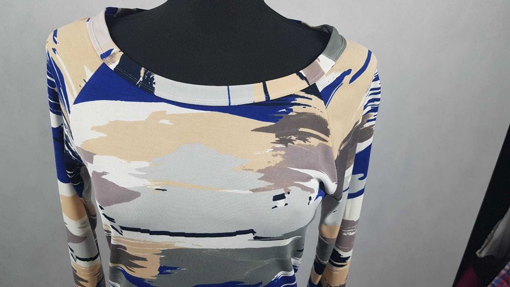 Sukienka z długim rękawem r. M/L