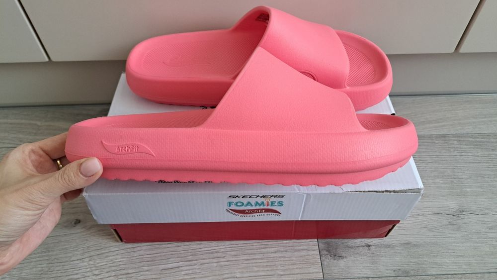 Шлепки сандали нові Skechers