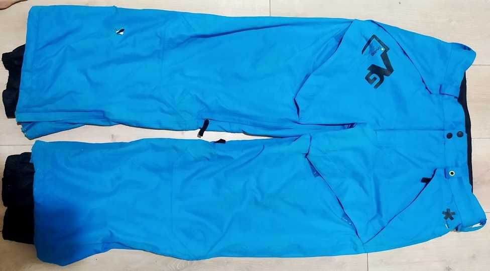 Комбінізон робочий, утеплений, водонепропусний з кишенями.