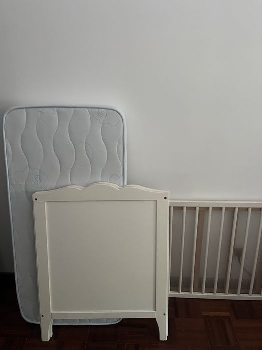 Berço e colchão como novos