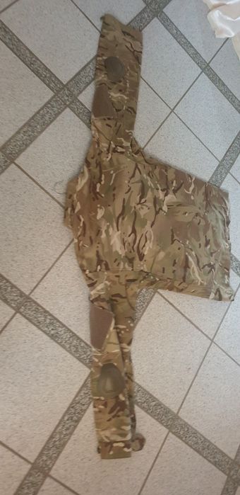 Fato completo e calça separada.