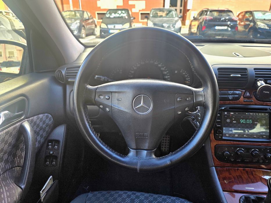 Mercedes Benz C200