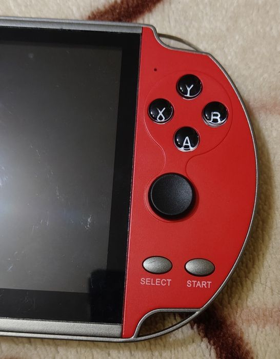 Konsola X12 Plus do gier przenośna 7" + akcesoria!