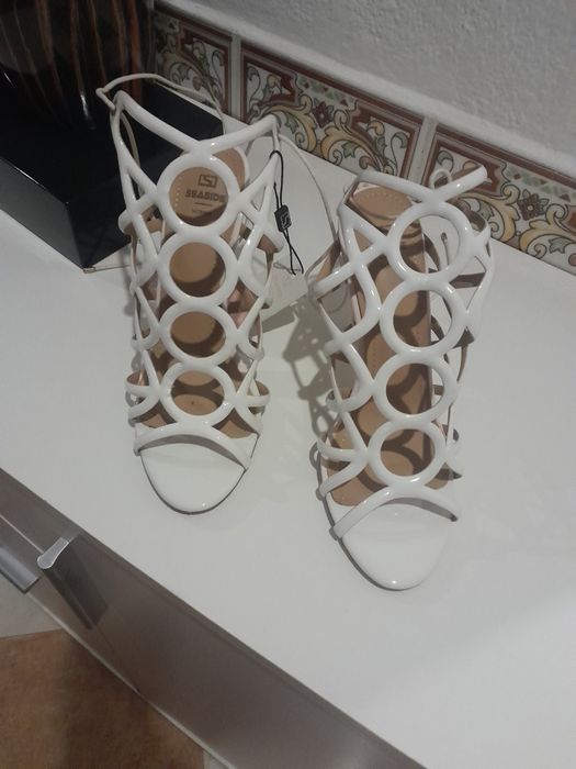 Sandálias de senhora