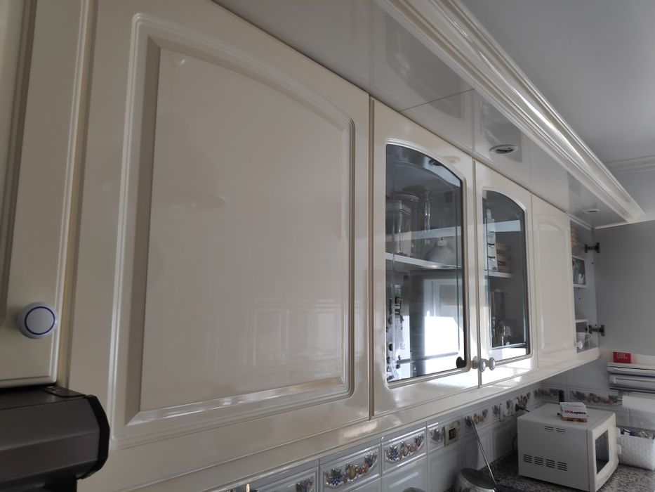 Portas de armários de cozinha lacadas