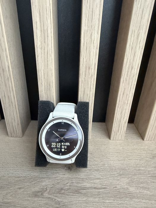 Garmin Vivomove Sport White Cream