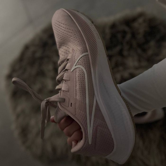 Оригінальні кросівки Nike, торг