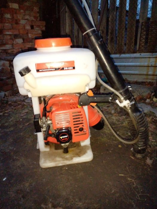 Мотооприскувач в доброму стані