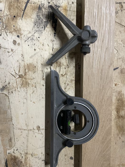 Esquadro combinado