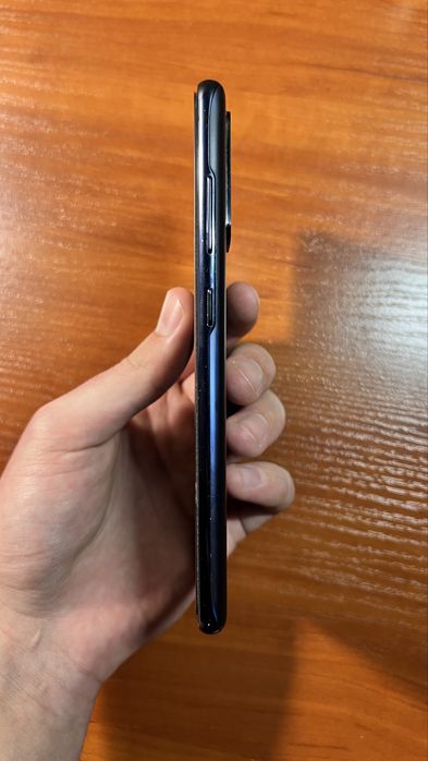 Samsung S20 FE  (128GB)  темно-синього кольору