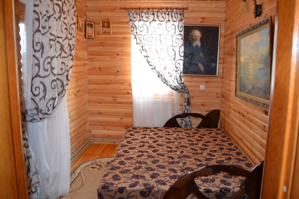 Оренда гостьового будиночка та котеджу біля Лаври Подобово