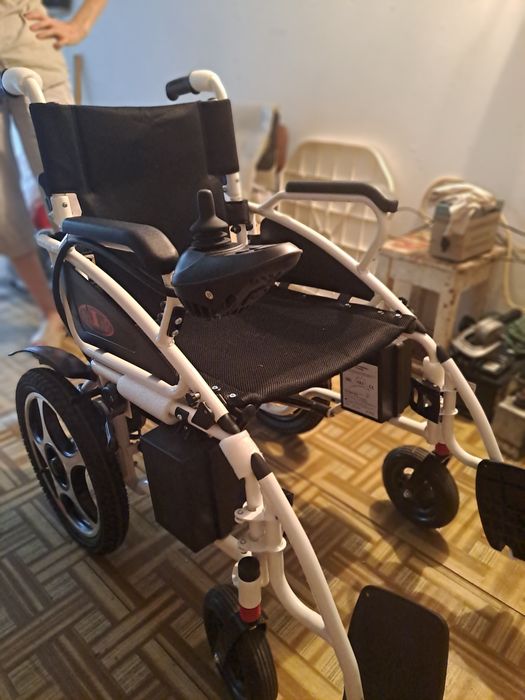 Wózek inwalidzki elektryczny