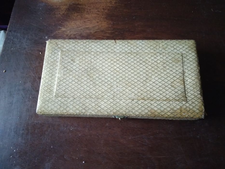 Talheres de prata. Preço por cada conjunto.