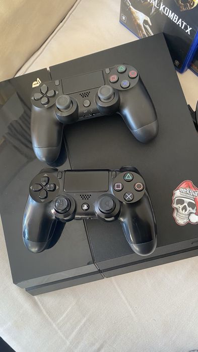 PS4 with 2 Controllers + iPhone 6s64354257511937121