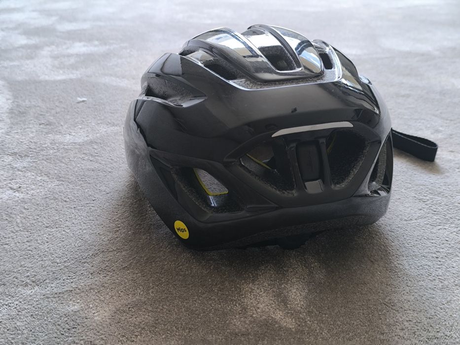 Capacete MET com MIPS