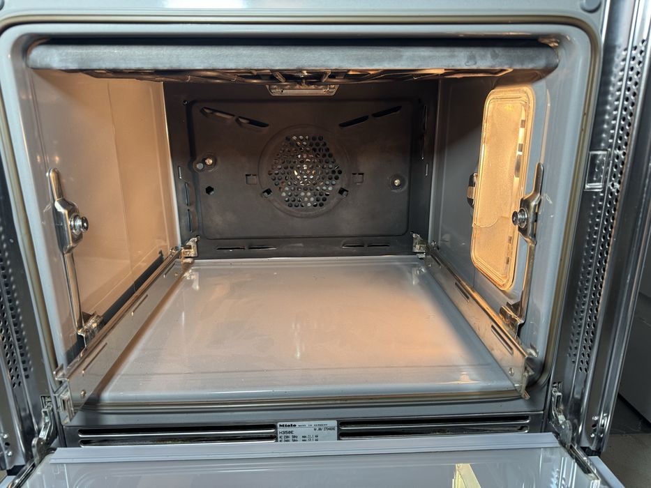 Плита електрична з духовкою електричною  Miele (60)