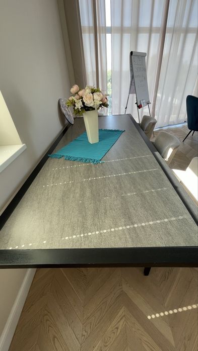 Duży stół 260 × 110 cm – nowoczesny, designerska czarna podstawa