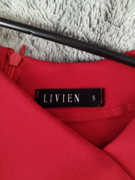 Piękna czerwona bluzka LIVIEN w rozmiarze S. Jak nowa