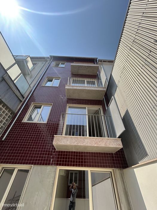 FOR SALE: 2-Bedroom Apartment with Terrace, Fully Equipped Kitchen, and Balcony in the Center of Braga