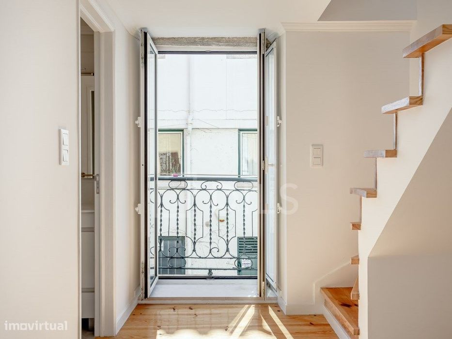 Apartamento T1 com luz natural e zona central, na Misericórdia, Lisboa