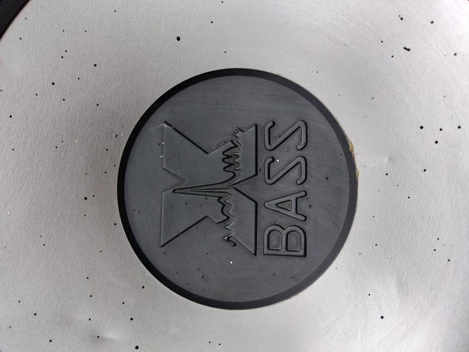 Subwoofer Philips 30 cm. 400 W  4 ohm ze skrzynią