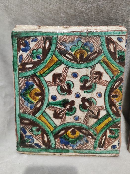 Продам дві кахлі Волощук кін 19 Поч 20 ст