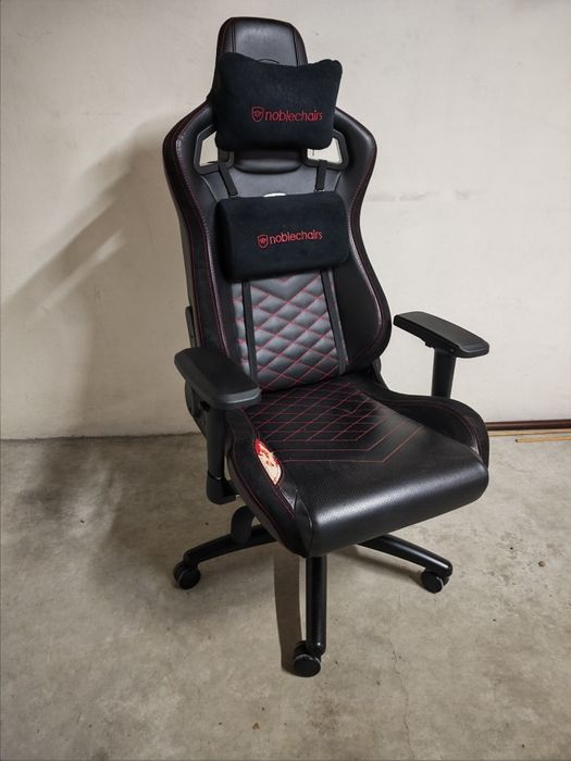 Cadeira Gaming Noblechairs EPIC PU Leather - Preta/Vermelha