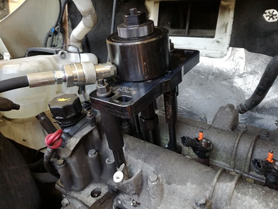 Wyciaganie wtryskiwaczy demontaż wtrysków urwany wtrysk