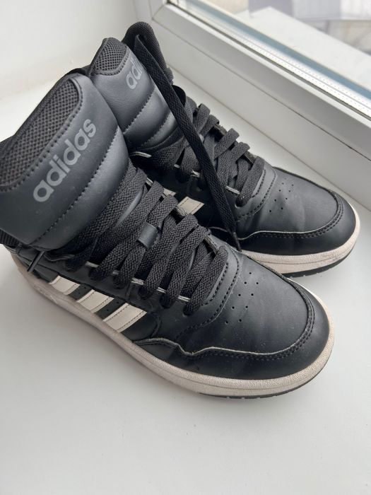 Продам хай топи, кросівки, ботінки Adidas