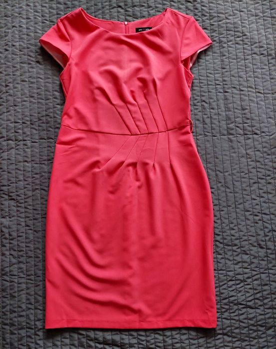 Elegancka sukienka koralową roz. 40