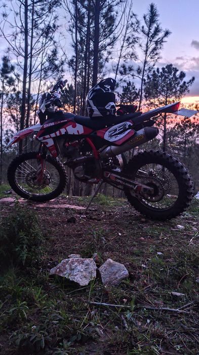 Husqvarna 300r legalizada e com documentos em dia.