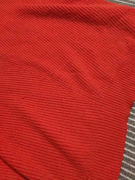 Sweter damski czerwony rozmiar M