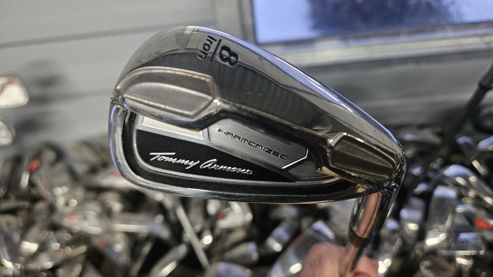 Kij golfowy iron 8. Nowy meski prawy.