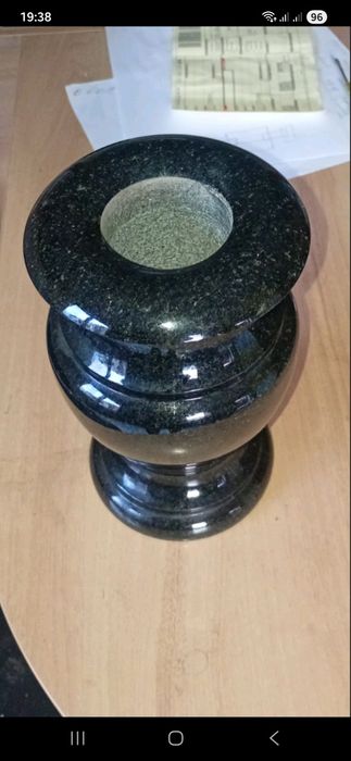 Ваза Гранітна чорна 25х15