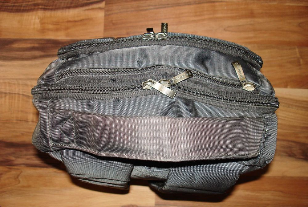 Рюкзак для ноутбука 15.6" Rivacase черный (Б/у)