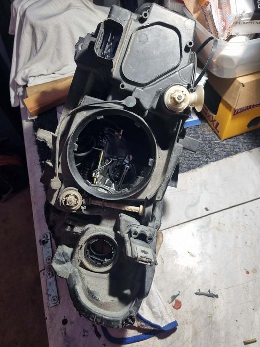 Lampa przód prawa bmw i320 f30
