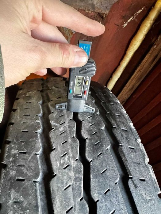215/70 R15С  Continental VancoCamper шини літо