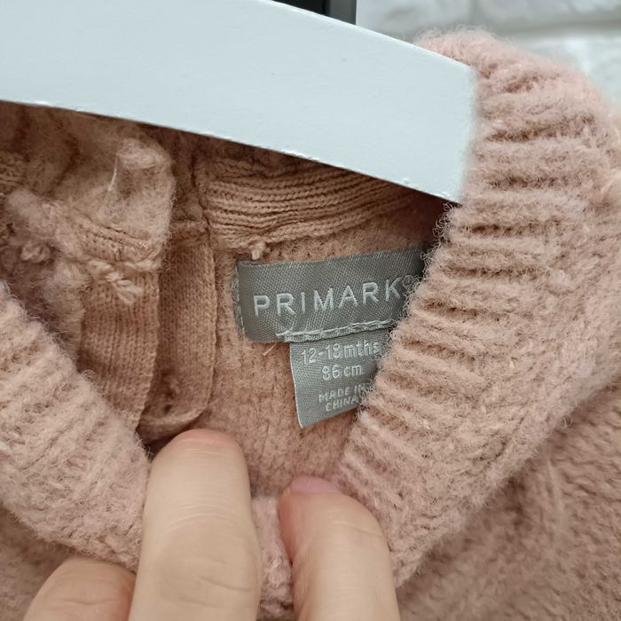 Ciepły sweter dziewczęcy  rozm 86 Primark