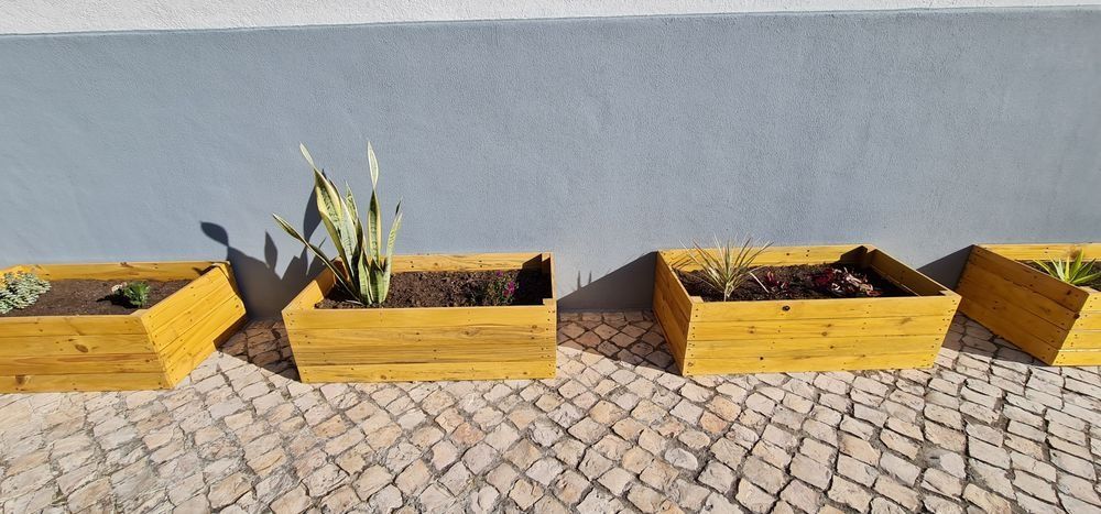 Floreiras de madeira