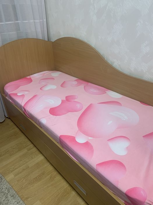 Односпальне кутове ліжко