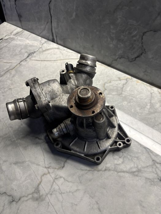 Водяна помпа Бмв Е39 М62 535і 540і Водяная помпа Bmw Насос води BMW