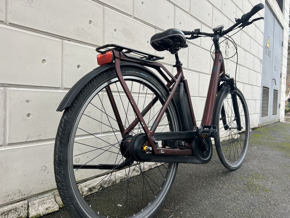 Електровелосипед Cube Town з двигуном Bosch+планетарка 7